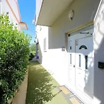Neli *