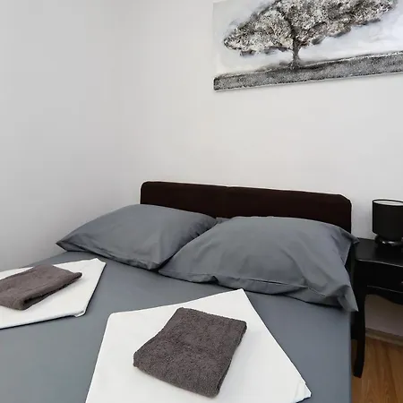 Neli Apartment