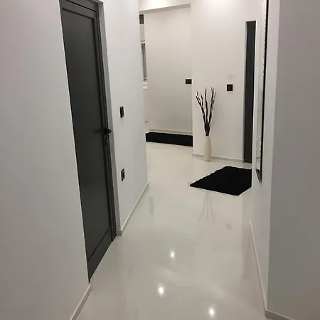 Apartment Neli *