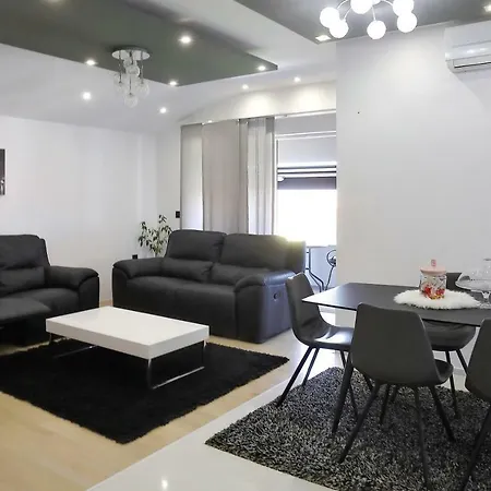 Apartment Neli *