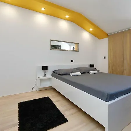 Neli Apartment