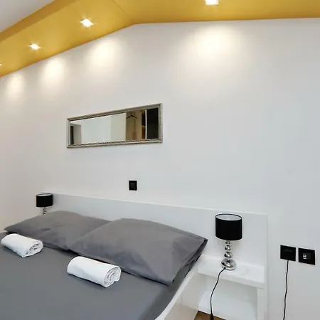 Apartment Neli *