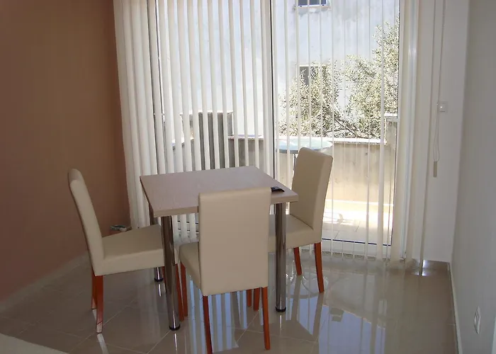 Neli Appartement Bibinje