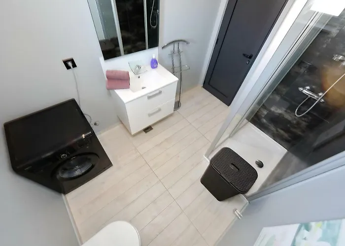 アパート Neli ビビニェ